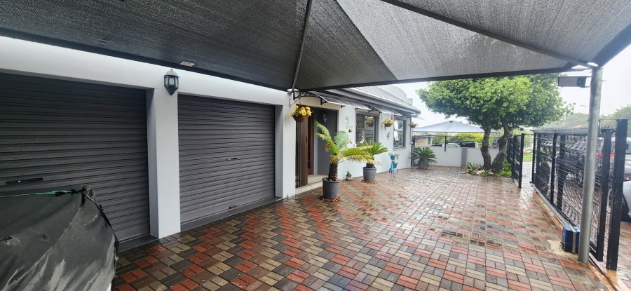 4 Bedroom Property for Sale in Reebok Western Cape